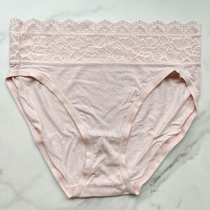 FLAWED NWOT SOMA EMBRACEABLE SUPER SOFT ENCHANTING LACE HIGH-LEG PANTY IN LIGHT